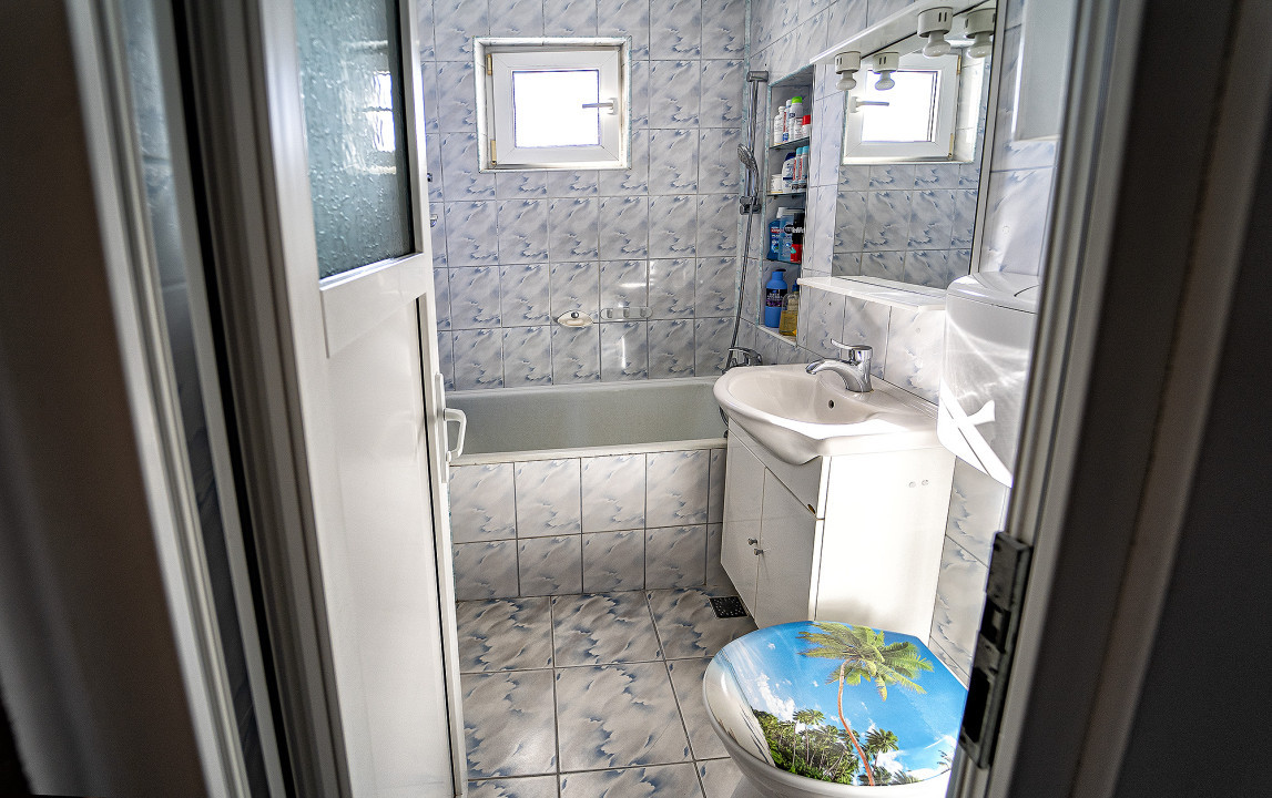 De vânzare apartament 2 camere, complet mobilat și utilat cu pivniță!