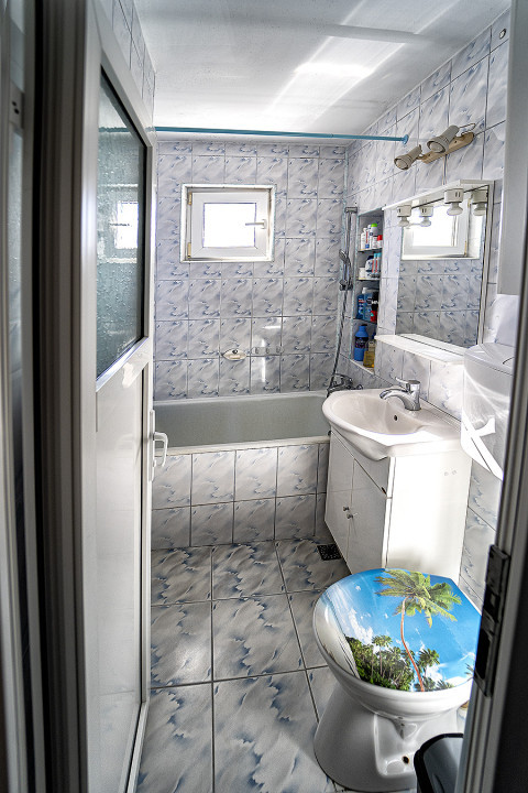 De vânzare apartament 2 camere, complet mobilat și utilat cu pivniță!