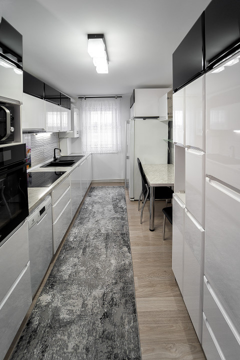 De vânzare apartament 2 camere, complet mobilat și utilat cu pivniță!