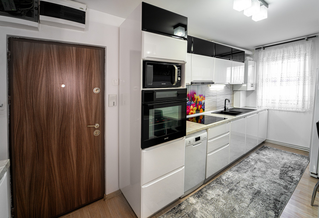 De vânzare apartament 2 camere, complet mobilat și utilat cu pivniță!