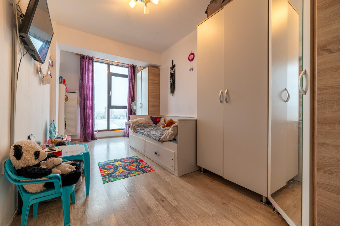 Apartament 3 camere de vânzare  - str. Doamna Stanca