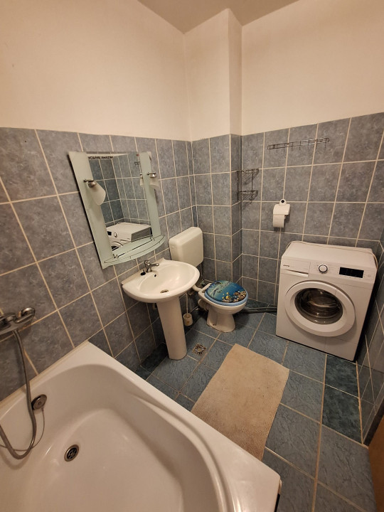 De vanzare mansarda luminoasa si intima in Terezian. 