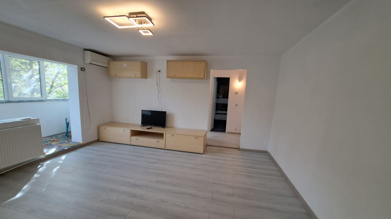 Apartament 2 camere, semidecomandat, Rovine
