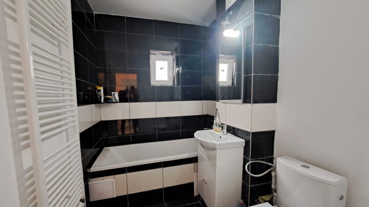 Apartament 2 camere, semidecomandat, Rovine