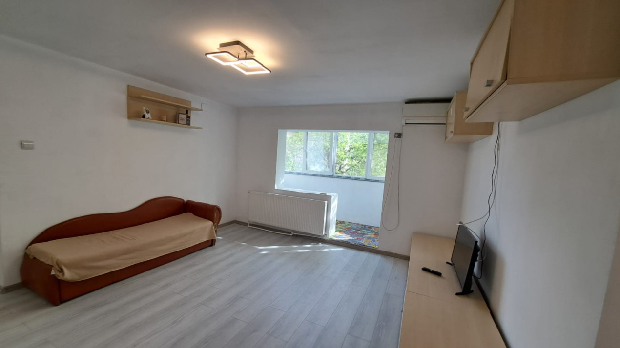 Apartament 2 camere, semidecomandat, Rovine