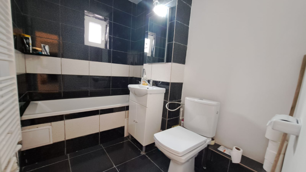 Apartament 2 camere, semidecomandat, Rovine