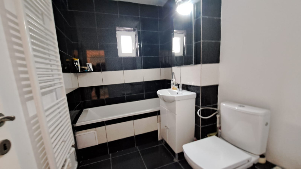 Apartament 2 camere, semidecomandat, Rovine