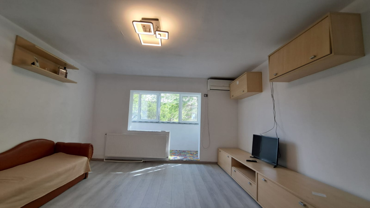 Apartament 2 camere, semidecomandat, Rovine