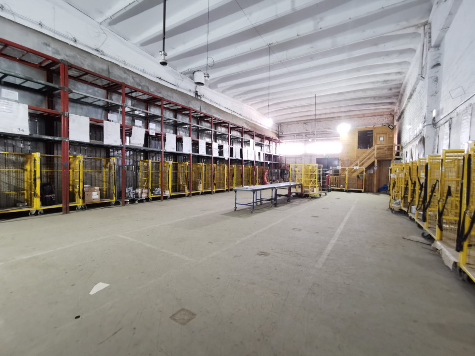 Depozite | 1600 mp | compartimentare la cerere | 8 m inaltime