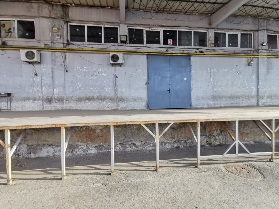 Depozite | 1600 mp | compartimentare la cerere | 8 m inaltime