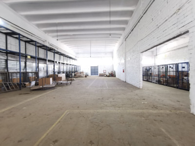 Depozite | 1600 mp | compartimentare la cerere | 8 m inaltime