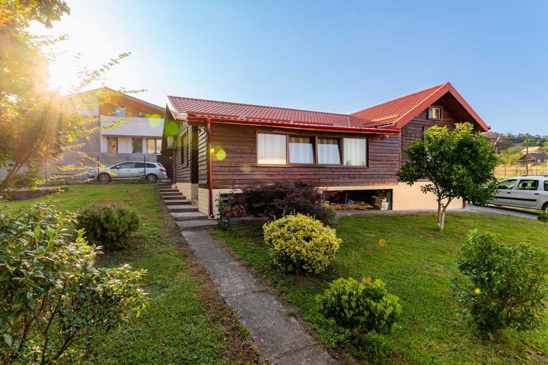 Cabană / casă de vacanță superba de vânzare în Tocile - 1200 MP teren