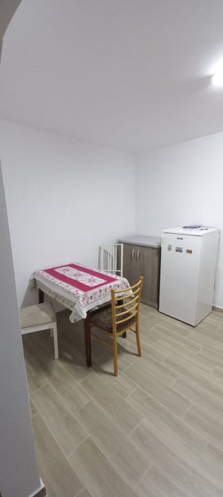 Apartament 2 camere decomandat, renovat recent, V. Aron