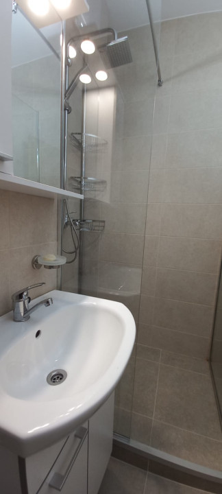 Apartament 2 camere decomandat, renovat recent, V. Aron