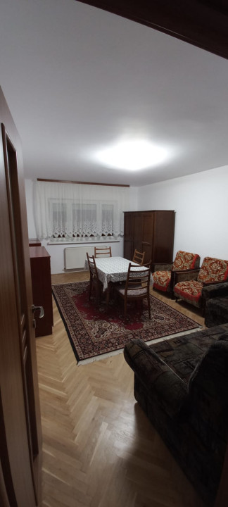 Apartament 2 camere decomandat, renovat recent, V. Aron