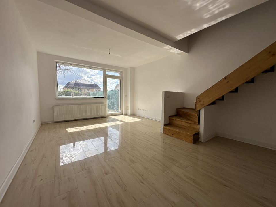 Casă cu 4 Camere, Curte și Terasă Panoramică