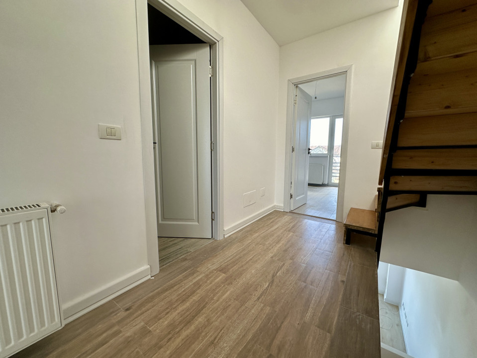 Casă cu 4 Camere, Curte și Terasă Panoramică