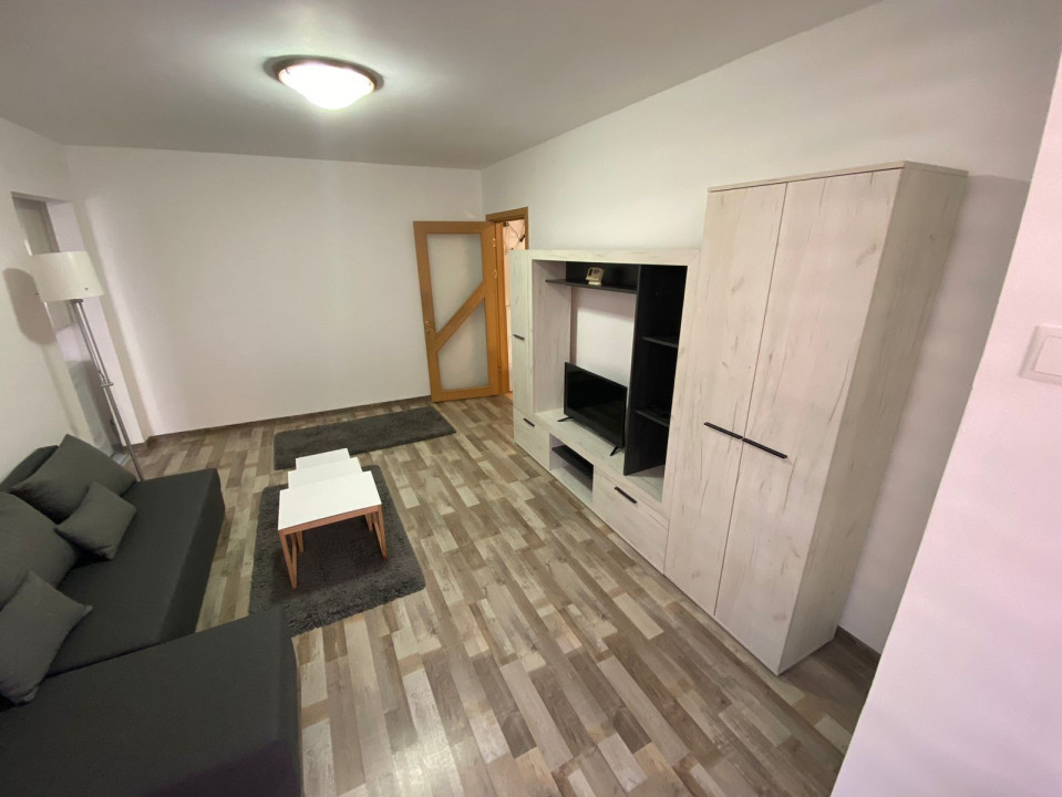 Apartament 2 camere de închiriat - V. Aaron