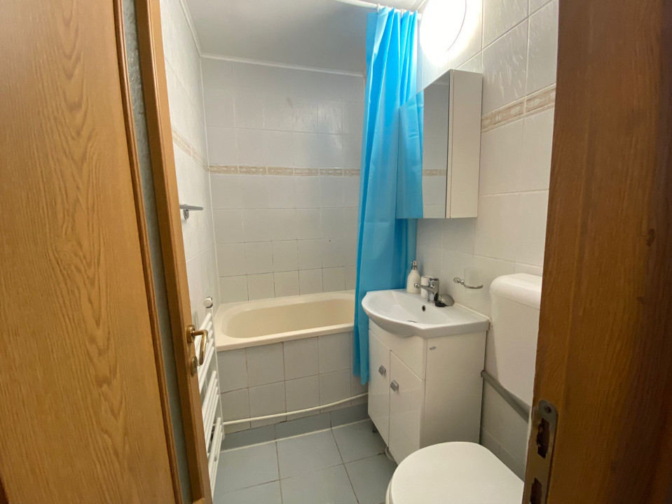 Apartament 2 camere de închiriat - V. Aaron