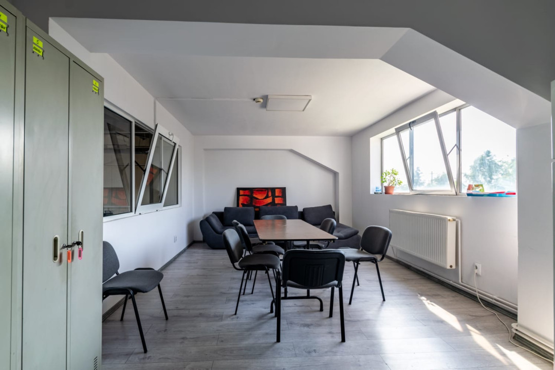 Showroom - Service auto cu structură metalică și dotări avansate 