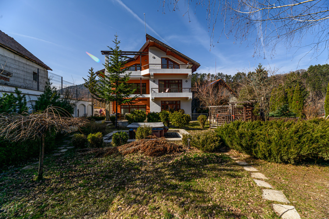 Imobil cu arhitectura deosebita, pozitie Centrala, Brasov