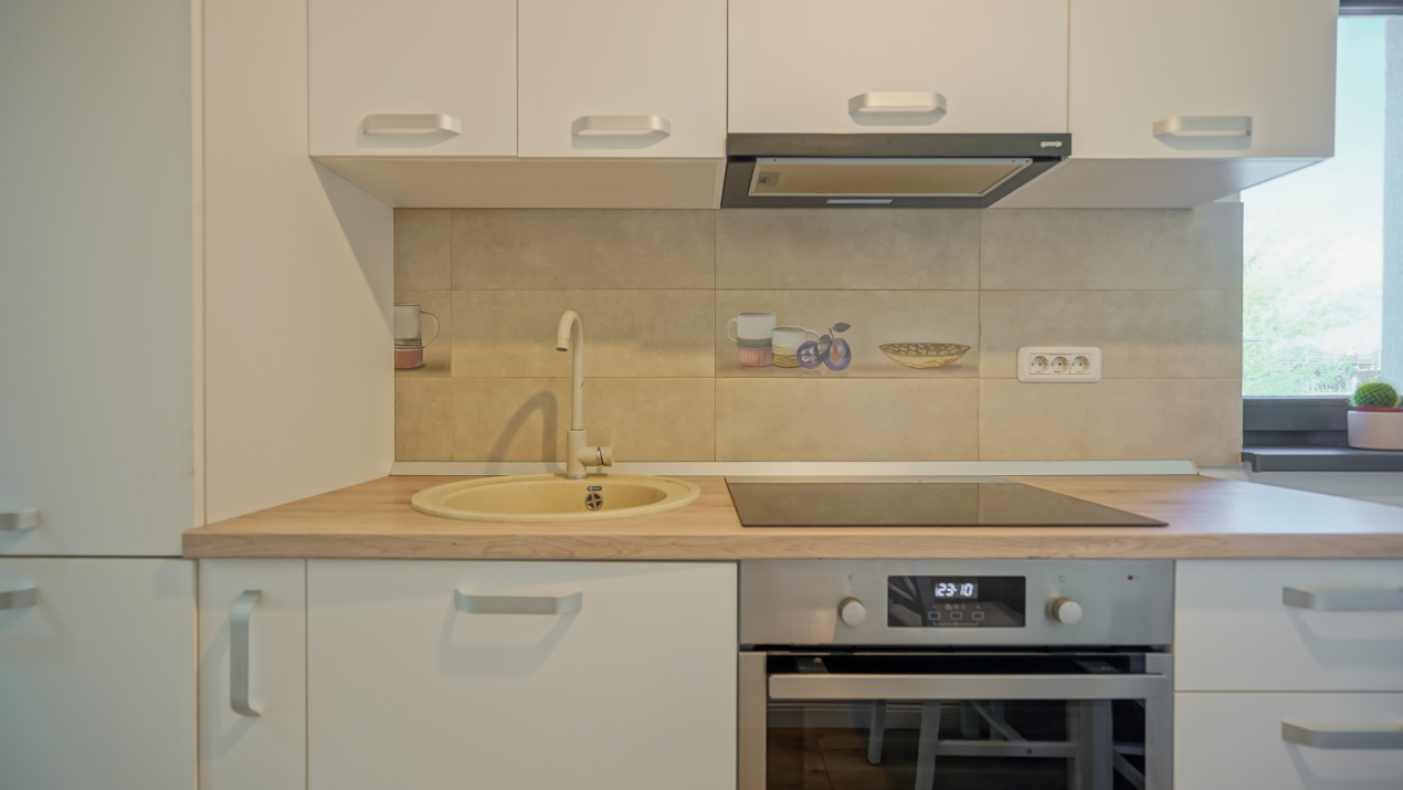 REZERVAT - Apartament cu 2 camere, modern și complet mobilat, în zona Tractorul
